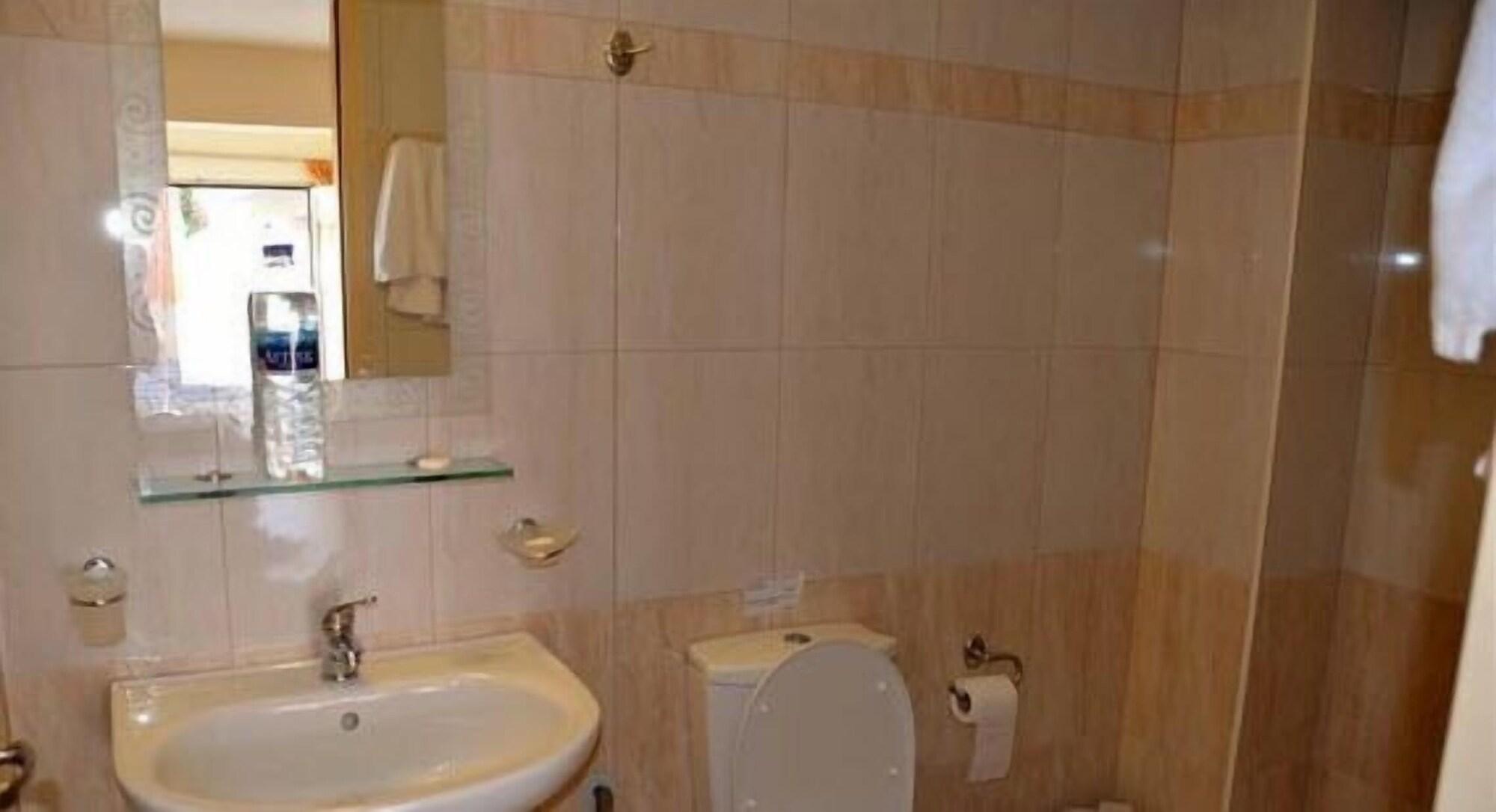העיירה רתימנו Blue Sky Hotel Apartments מראה חיצוני תמונה