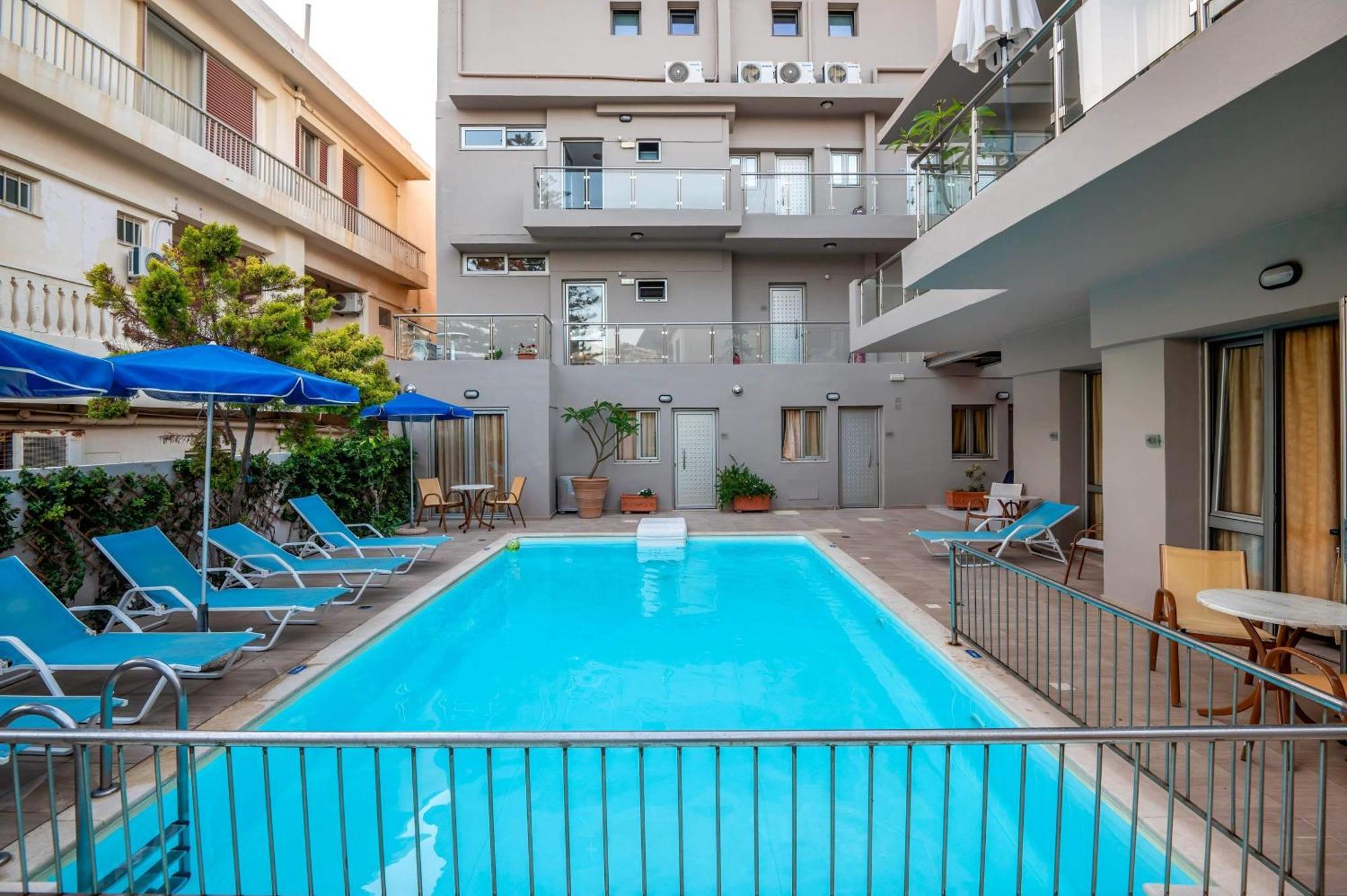 העיירה רתימנו Blue Sky Hotel Apartments מראה חיצוני תמונה