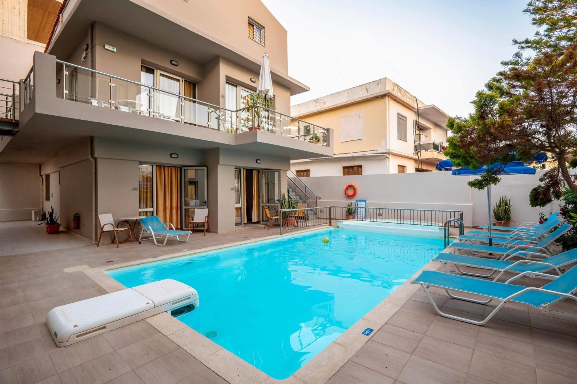 העיירה רתימנו Blue Sky Hotel Apartments מראה חיצוני תמונה
